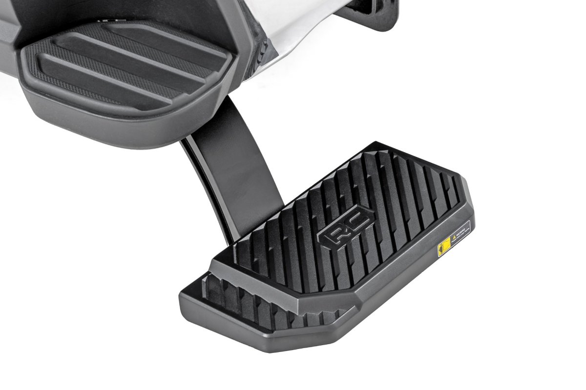 Ford F-250 Super Duty Retractable Bed Step - Rear - Rough Country - Manual Pull - '23-'24